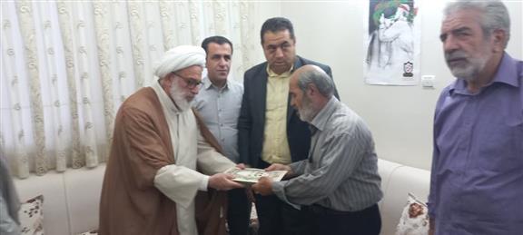 ادای احترام بی‌واسطه به قهرمانان خاموش